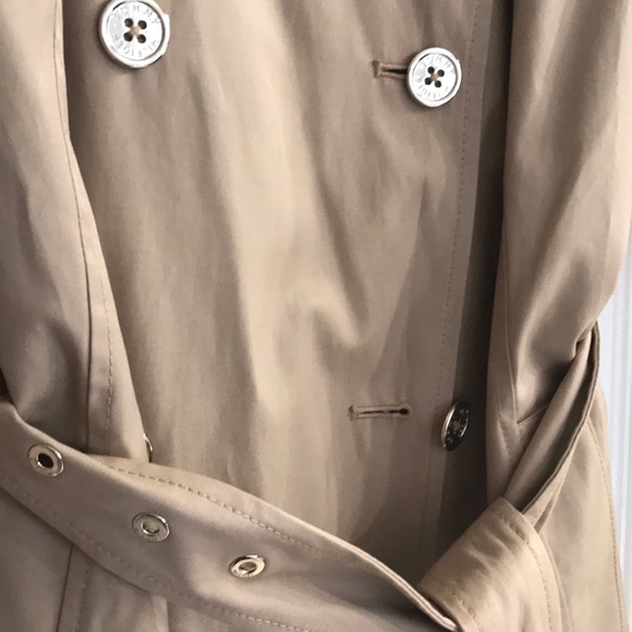 Like New Tommy Hilfiger Rain Coat Trench - Picture 2 of 5
